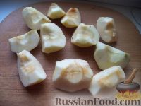Фото приготовления рецепта: Яблочные дольки в карамели - шаг №2