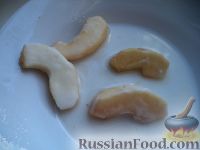 Фото приготовления рецепта: Яблочные дольки в карамели - шаг №6