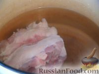 Фото приготовления рецепта: Щи с квашеной капустой и курицей - шаг №2