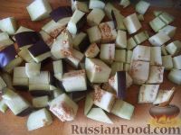 Фото приготовления рецепта: Рагу из кабачков и баклажанов - шаг №2