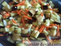 Фото приготовления рецепта: Рагу из кабачков и баклажанов - шаг №9
