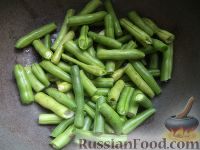 Фото приготовления рецепта: Рагу из кабачков и баклажанов - шаг №6
