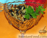 Фото к рецепту: Закуска (салат) из консервированной морской капусты