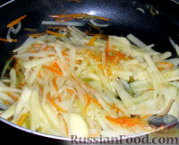 Фото приготовления рецепта: Закуска (салат) из консервированной морской капусты - шаг №4