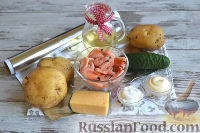 Фото приготовления рецепта: Запеченная картошка, фаршированная креветками и огурцом - шаг №1
