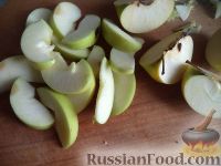 Фото приготовления рецепта: Яблоки с карамелью - шаг №3