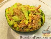 Фото к рецепту: Салат с тунцом и авокадо