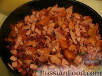 Фото приготовления рецепта: Сборная солянка мясная с картошкой - шаг №5