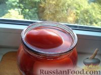 Фото приготовления рецепта: Соленые помидоры с чесноком - шаг №6