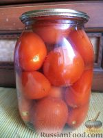 Фото приготовления рецепта: Простые маринованные помидоры - шаг №9