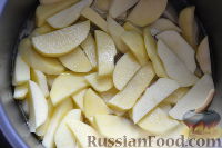 Фото приготовления рецепта: Картофель, тушенный с рёбрышками в мультиварке - шаг №7