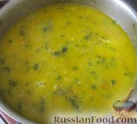 Фото приготовления рецепта: Картофельный суп с вешенками и плавленым сырком - шаг №22