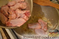 Фото приготовления рецепта: Куриные крылышки с паприкой в сметанном соусе - шаг №3