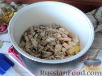 Фото приготовления рецепта: Овощное рагу с грибами - шаг №6