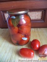 Фото к рецепту: Маринованные помидоры с чесноком