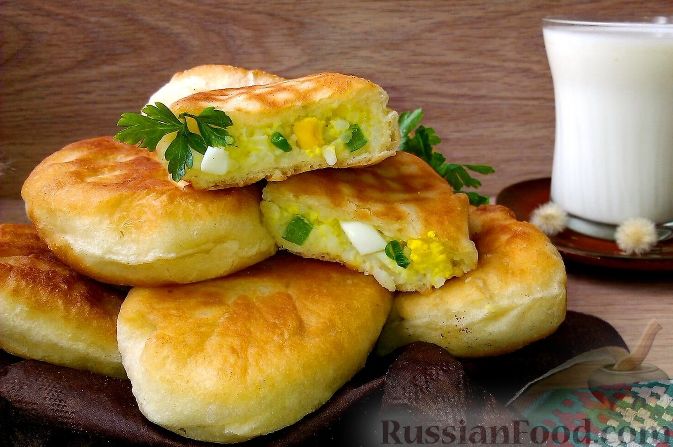Жареные пирожки с зеленым луком и яйцом, пошаговый рецепт с фото