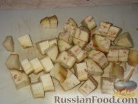 Фото приготовления рецепта: Гарнир из картофеля и баклажанов - шаг №3