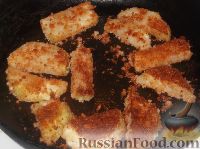 Фото приготовления рецепта: Скумбрия, запечённая с картофелем, грибами и сыром - шаг №6