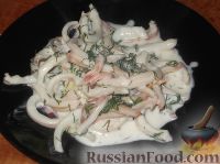 Фото к рецепту: Кальмары со сметаной и чесноком