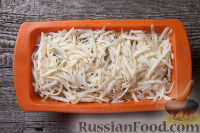 Фото приготовления рецепта: Картофельная запеканка с солеными грибами - шаг №3