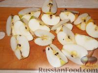 Фото приготовления рецепта: Карамелизованные яблоки - шаг №4