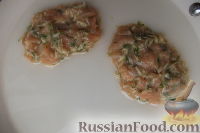 Фото приготовления рецепта: Салат "Обжорка" с маринованными грибами - шаг №9