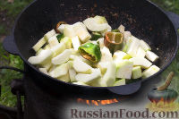 Фото приготовления рецепта: Рагу с картошкой и рисом (в казане) - шаг №7