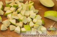 Фото приготовления рецепта: Рагу с индейкой и яблоками - шаг №4