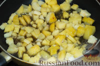 Фото приготовления рецепта: Рагу с индейкой и яблоками - шаг №5