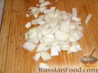 Фото приготовления рецепта: Азу по-татарски с тушенкой (в мультиварке) - шаг №2