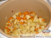 Фото приготовления рецепта: Азу по-татарски с тушенкой (в мультиварке) - шаг №8