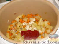Фото приготовления рецепта: Азу по-татарски с тушенкой (в мультиварке) - шаг №12