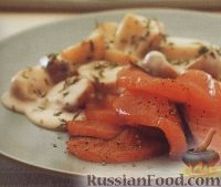 Фото к рецепту: Картофель под соусом бешамель с маринованным лососем