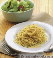 Фото к рецепту: Спагетти  с чесночным маслом и петрушкой