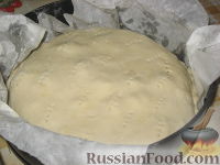 Фото приготовления рецепта: Пирог с двойной начинкой - шаг №9