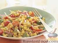 Фото к рецепту: Кукурузный салат с помидорами, авокадо и базиликом