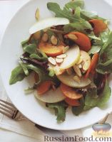 Фото к рецепту: Салат с хурмой, грушей и миндалем