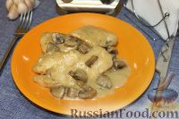 Фото к рецепту: Курица с розмарином и грибами
