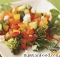 Фото к рецепту: Овощной салат с сыром