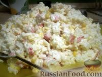 Салат из крабовых палочек с кукурузой и рисом рецепт с фото пошагово - уральские-газоны.рф