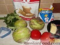 Фото приготовления рецепта: Кольраби, тушенная в сметане с помидорами - шаг №1