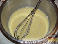 Фото приготовления рецепта: Сладкий десерт из белого хлеба - шаг №3