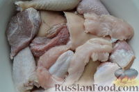 Фото приготовления рецепта: Холодец из свиной рульки и курицы - шаг №1