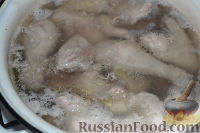 Фото приготовления рецепта: Холодец из свиной рульки и курицы - шаг №2