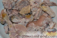 Фото приготовления рецепта: Холодец из свиной рульки и курицы - шаг №5