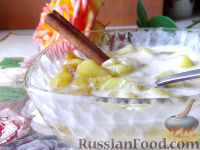 Фото к рецепту: Быстрый десерт с карамелизованным яблоком и корицей