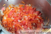Фото приготовления рецепта: Сливочный суп с форелью или семгой - шаг №6