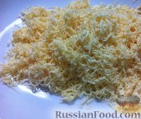 Фото приготовления рецепта: Вертута с сыром, шпинатом и яйцами - шаг №7