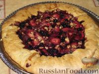 Фото к рецепту: Песочный пирог с яблоками, орехами и вареньем