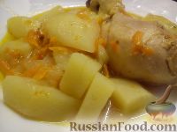Фото к рецепту: Тушеная курица с картофелем
